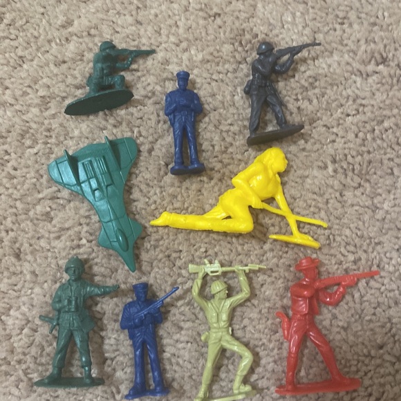 TOY LOT!!! - Picture 7 of 12